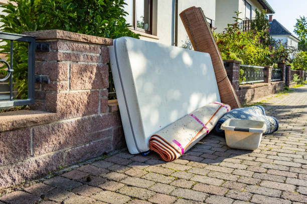 Best Attic Cleanout Services  in Perry, MI